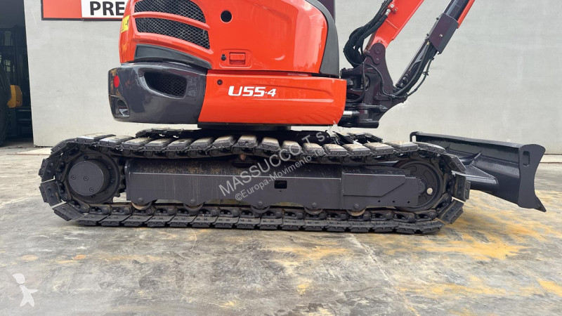 جرافة Kubota