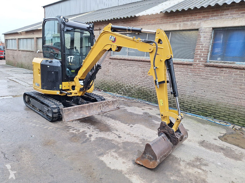 Экскаватор Caterpillar .7