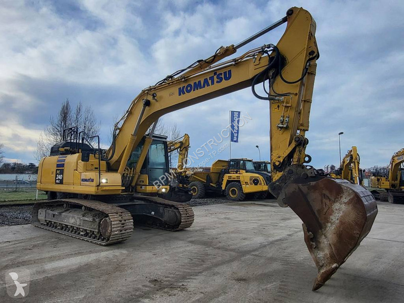 جرافة Komatsu 11