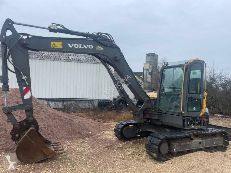 جرافة Volvo ECR88D