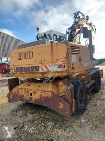 Kolová lopata Liebherr