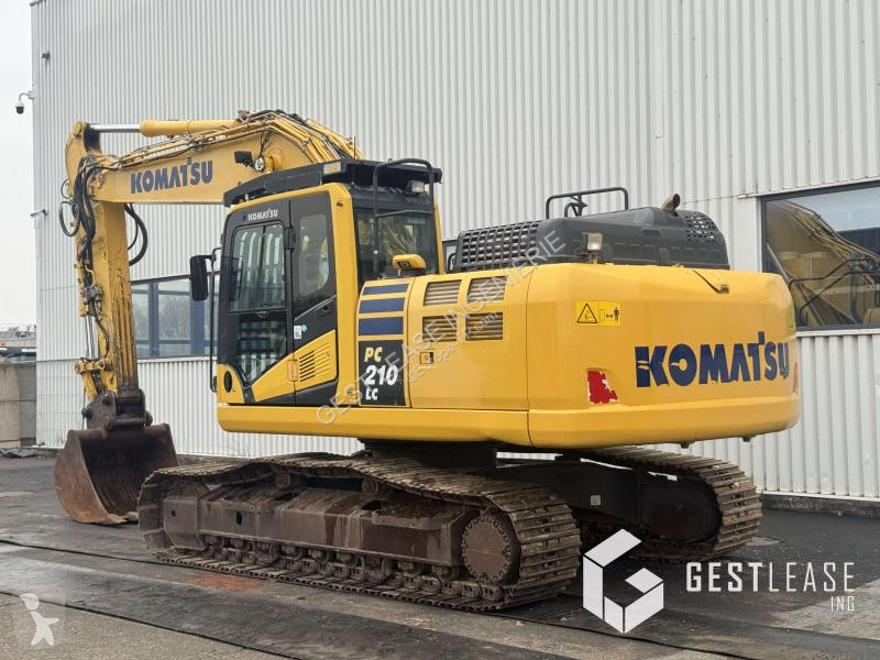 جرافة Komatsu 11