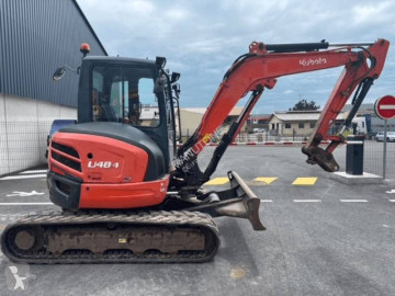 جرافة صغيرة Kubota