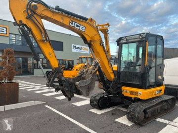 جرافة صغيرة JCB