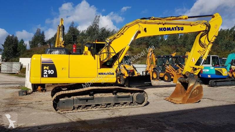 جرافة Komatsu PC210-10