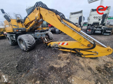 Pelle sur pneus Liebherr