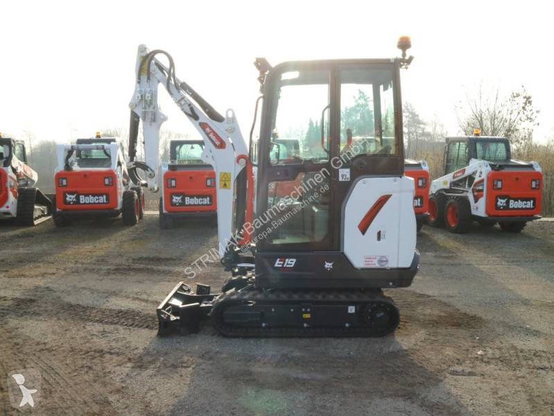 Lopatový nakládač Bobcat E19 R2