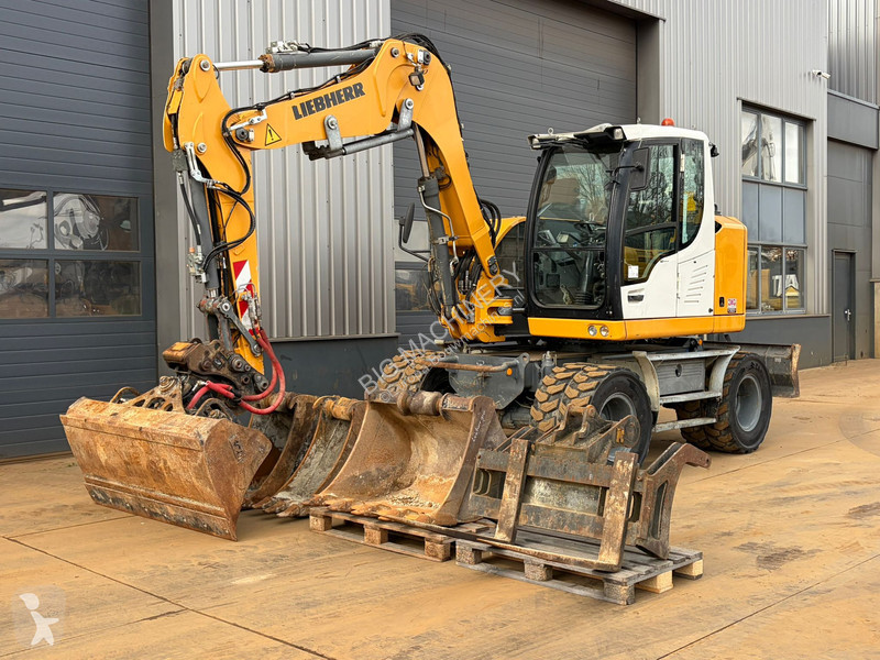 جرافة Liebherr Compact