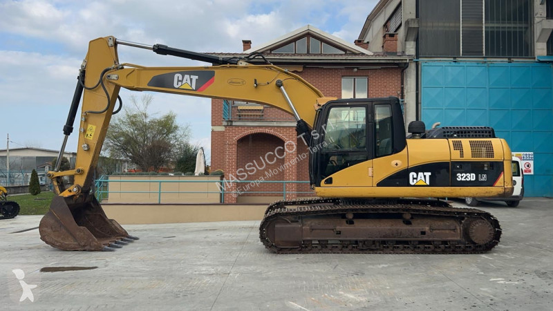 جرافة Caterpillar