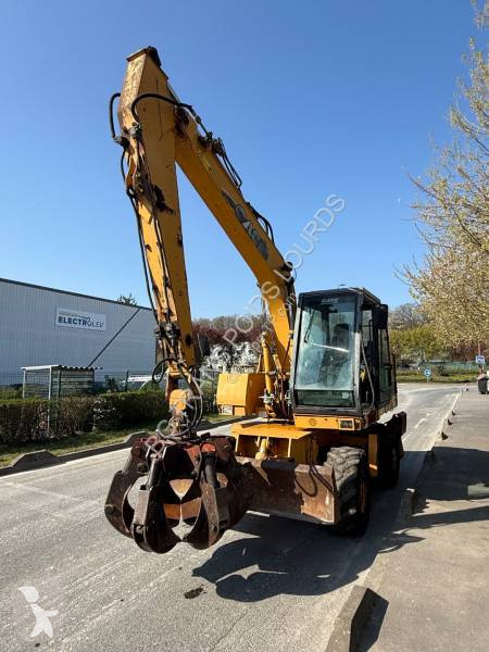 Skovl Case 588 Sur Pneus