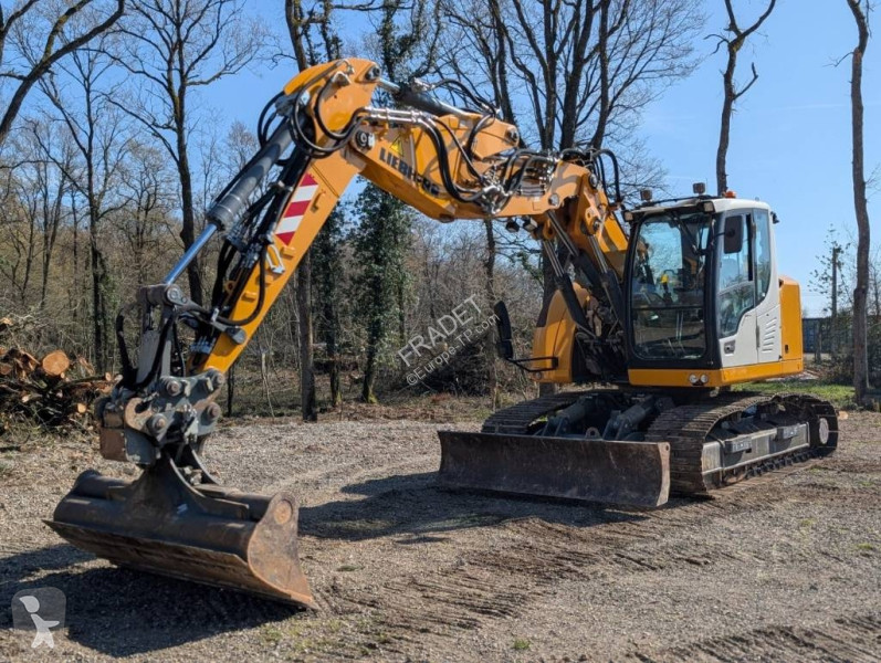 جرافة Liebherr Compact