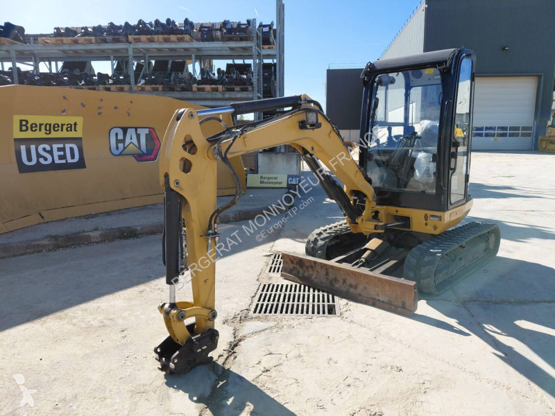 جرافة Caterpillar CR