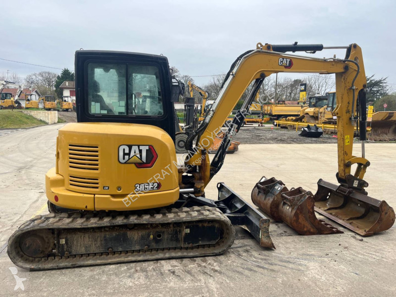 جرافة Caterpillar 305E2
