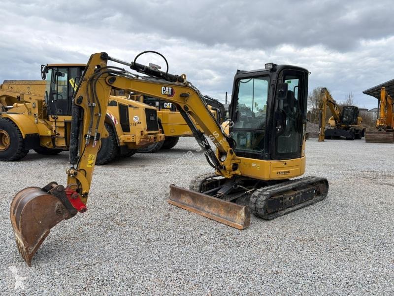 جرافة Caterpillar 3035E2