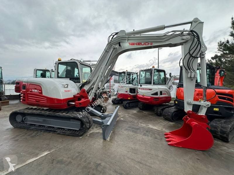Escavadora Takeuchi