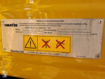 Колесен багер Komatsu