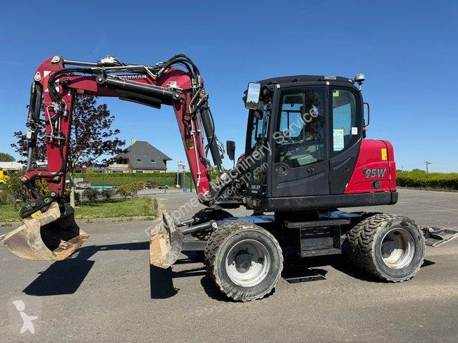 جرافة Yanmar B 95 W