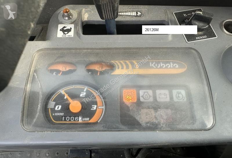 جرافة Kubota 1012