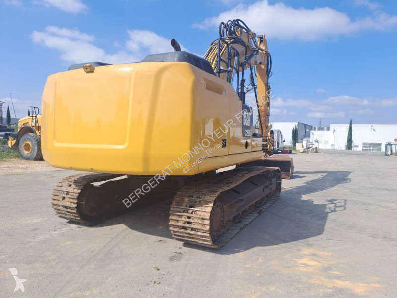 Rýpadlo Caterpillar 323E