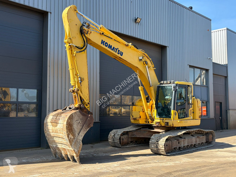 جرافة Komatsu 8