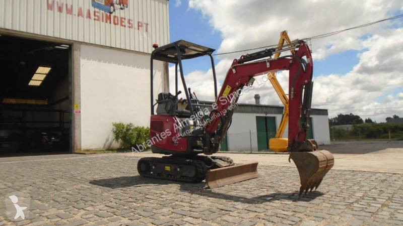 جرافة Yanmar