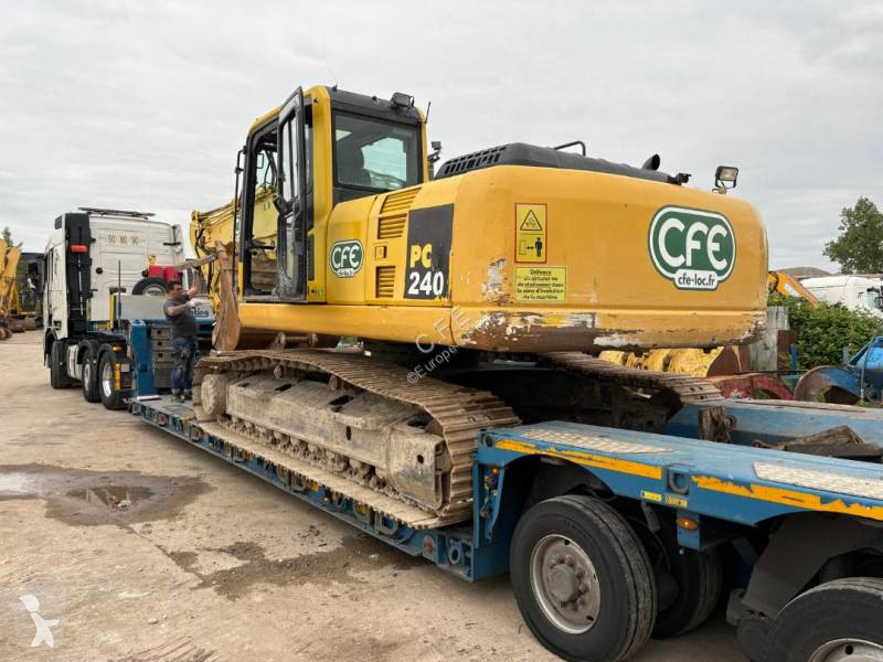 جرافة Komatsu