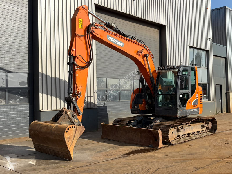 جرافة Doosan 5