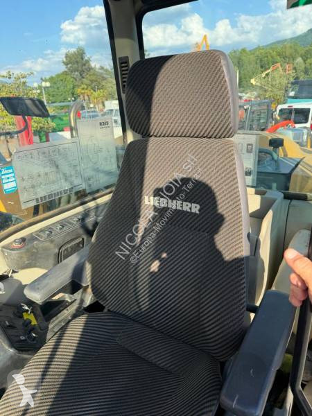 جرافة Liebherr
