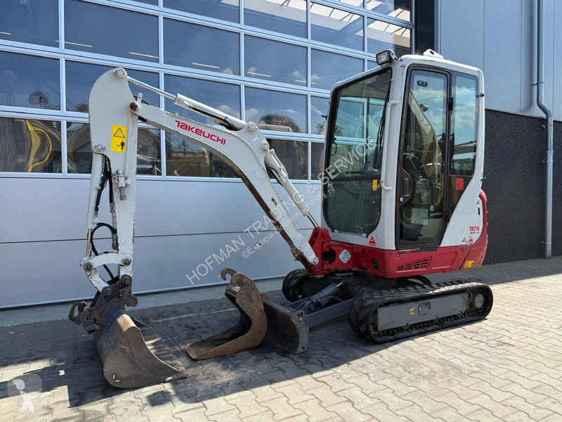 جرافة Takeuchi TB216