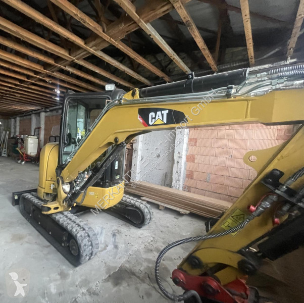 جرافة Caterpillar CAT E