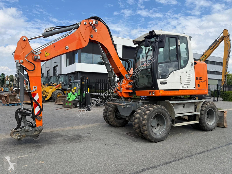 جرافة Liebherr Compact | A/C