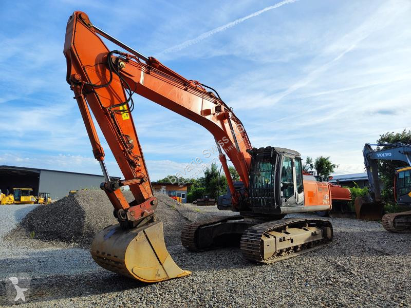 Lopatový nakládač Hitachi 3