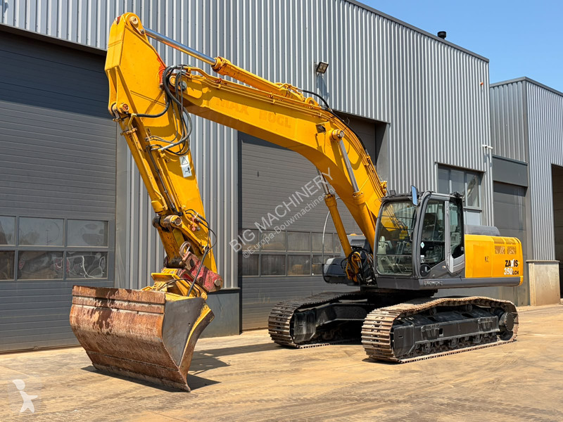 Lopatový nakládač Hitachi 3