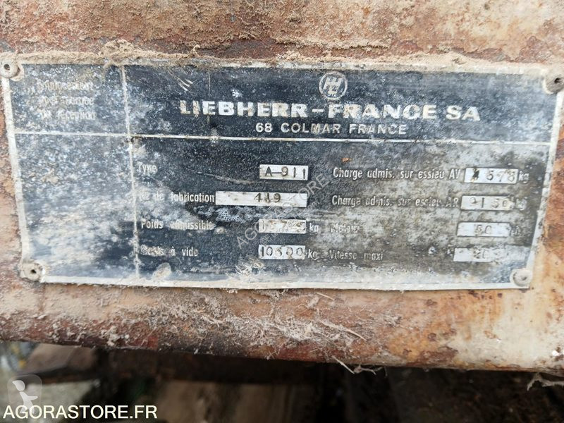 Excavator Liebherr 911