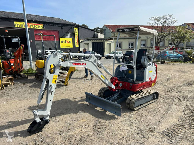 جرافة Takeuchi tb216