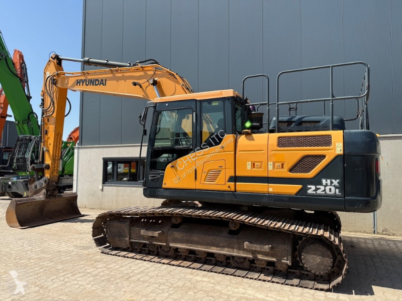جرافة Hyundai HX 220 L - L - HX 220