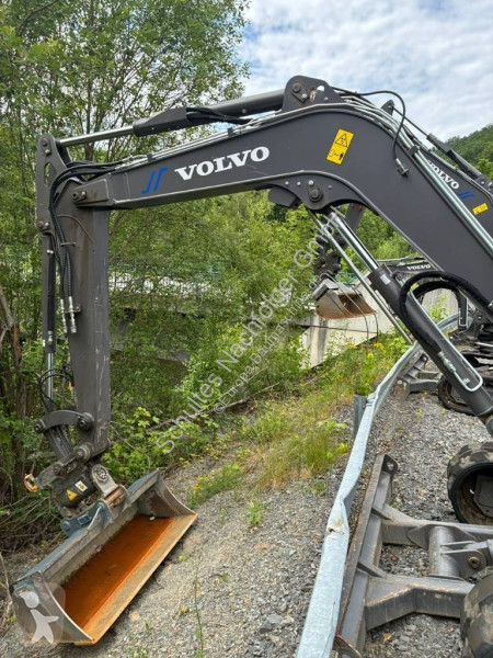 جرافة Volvo F