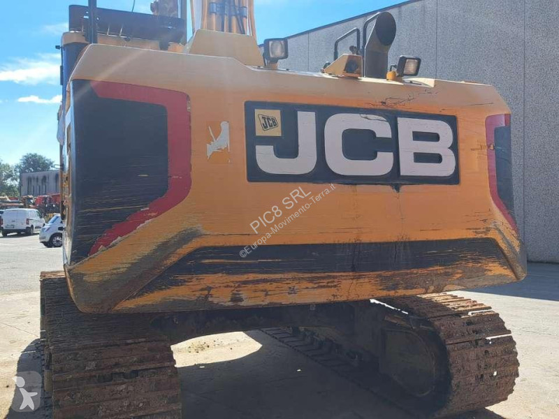 جرافة JCB 220XLC