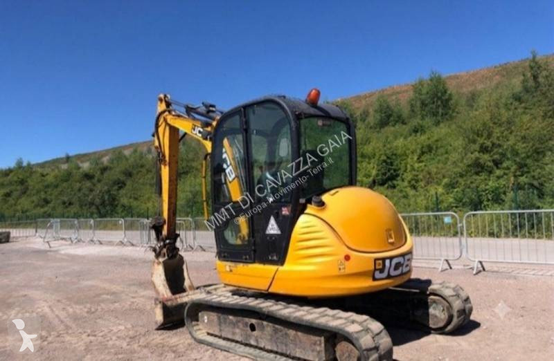 جرافة JCB 8055