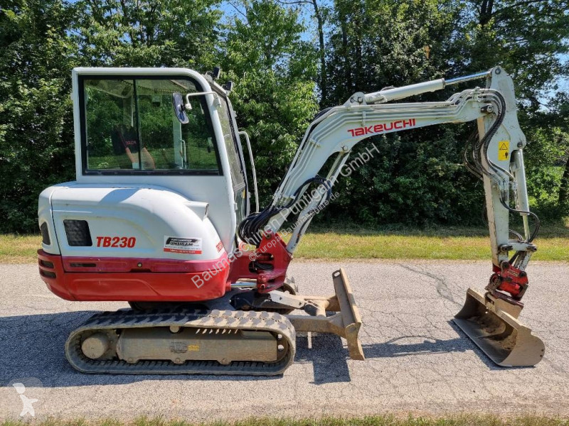 Экскаватор Takeuchi 230