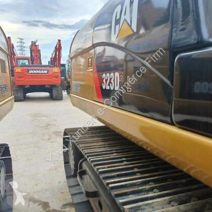جرافة Caterpillar 2 L