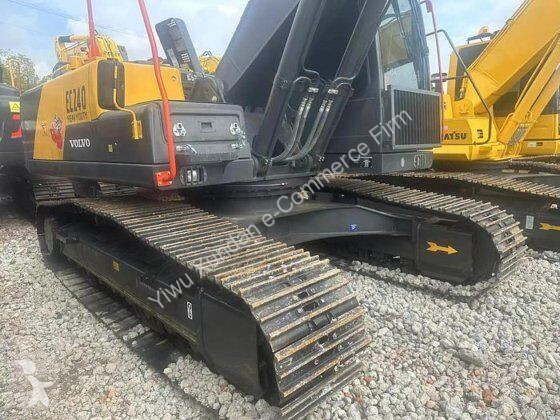 جرافة Volvo EC240