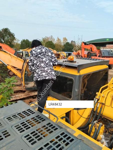 جرافة Komatsu