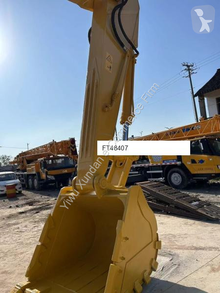جرافة Komatsu 0-7