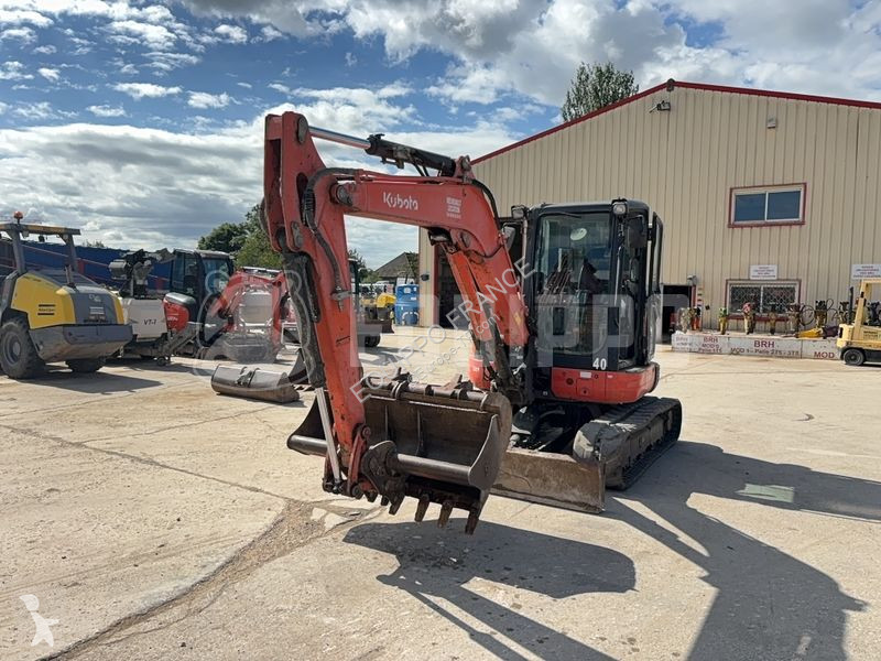 Skovl Kubota KE with 3 excavator buckets