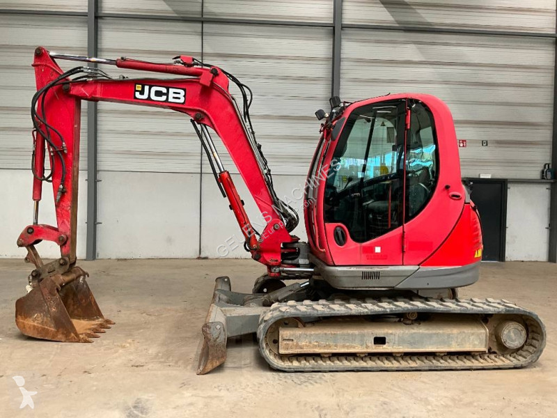 جرافة JCB 8085