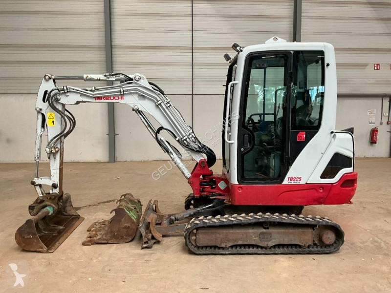 Rýpadlo Takeuchi TB 225