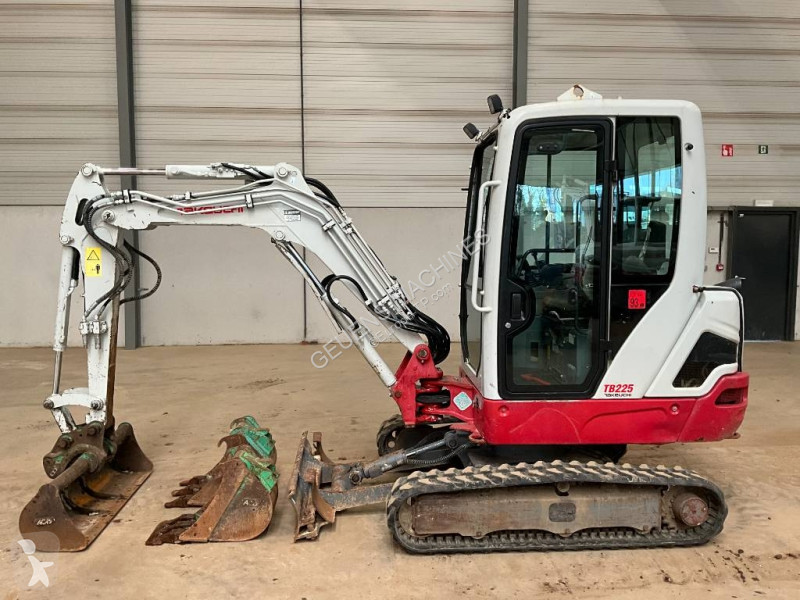 Rýpadlo Takeuchi TB 225