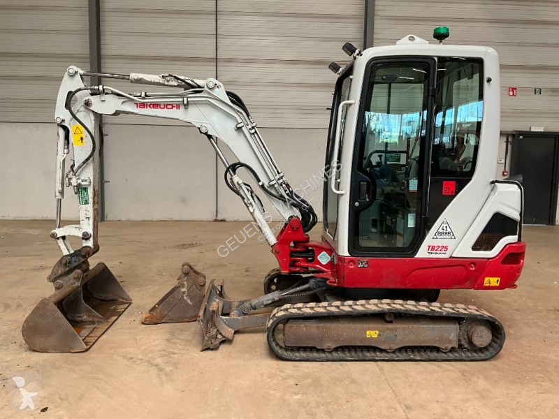 Rýpadlo Takeuchi TB 225