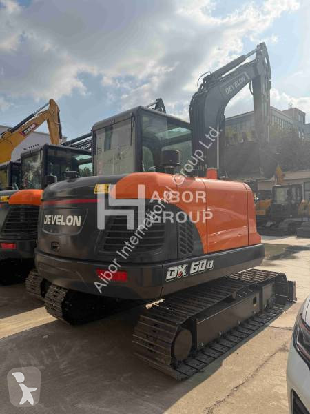 Lopatový nakládač Develon Dx60